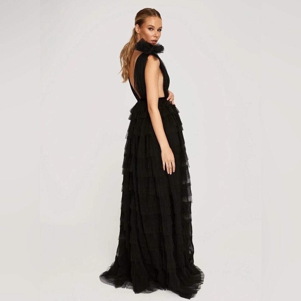SAU LEE Sabrina V-Neck A-Line Tulle Gown - Picture 2 of 6